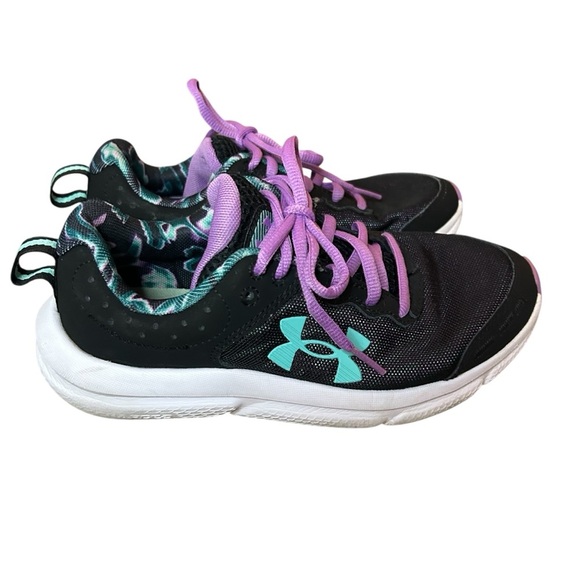 Under Armour Purple and Black Sneakers Size 4 Youth - Picture 1 of 10